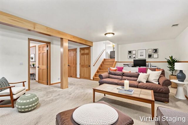 10S287 Alma Lane, Naperville, IL 60564