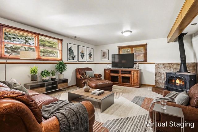 10S287 Alma Lane, Naperville, IL 60564