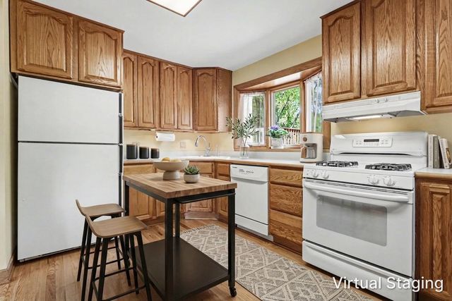 10S287 Alma Lane, Naperville, IL 60564