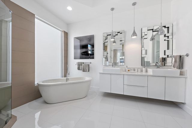 8988 Lakes Boulevard, West Palm Beach, FL 33412