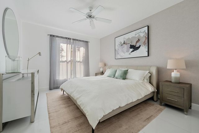 8988 Lakes Boulevard, West Palm Beach, FL 33412