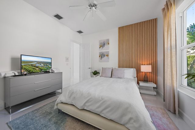 8988 Lakes Boulevard, West Palm Beach, FL 33412