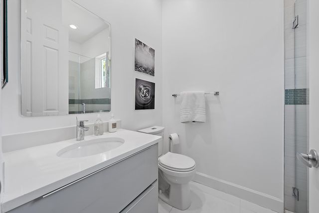 8988 Lakes Boulevard, West Palm Beach, FL 33412