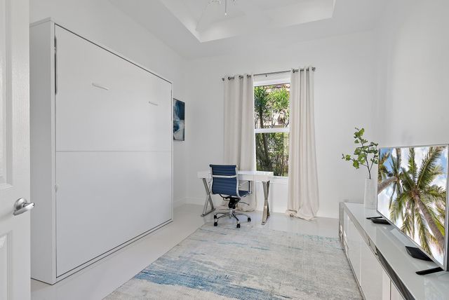 8988 Lakes Boulevard, West Palm Beach, FL 33412