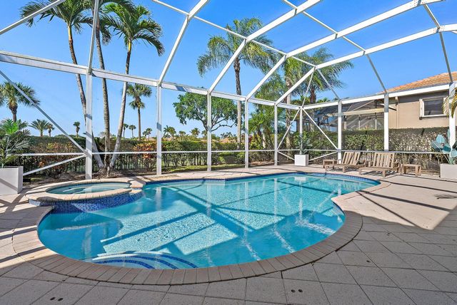 8988 Lakes Boulevard, West Palm Beach, FL 33412