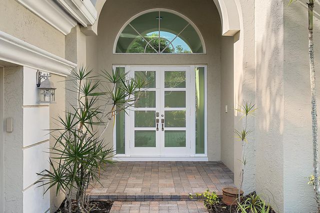 8988 Lakes Boulevard, West Palm Beach, FL 33412