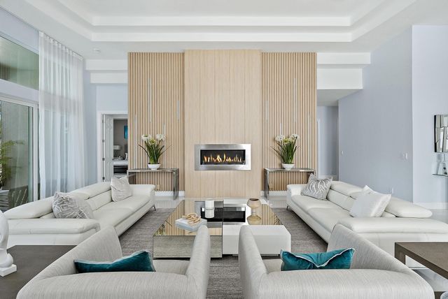 8988 Lakes Boulevard, West Palm Beach, FL 33412