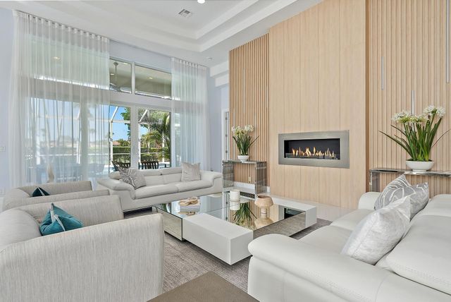 8988 Lakes Boulevard, West Palm Beach, FL 33412