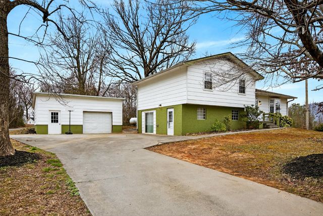 179 Central Drive, Benton, TN 37307