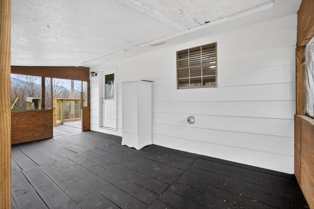 179 Central Drive, Benton, TN 37307