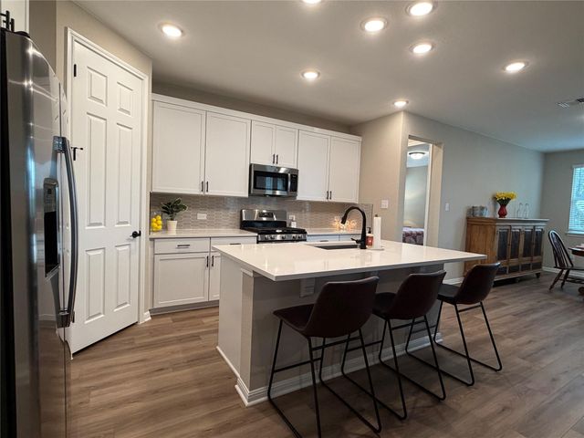 549 Raleigh DR, Georgetown, TX 78633