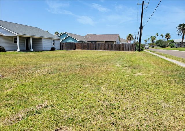 325 Sorrento St, Port Aransas, TX 78373