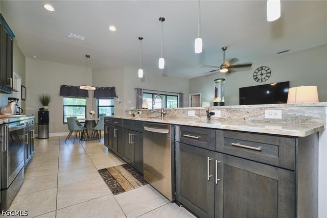 1119 NE 2nd TER, Cape Coral, FL 33909