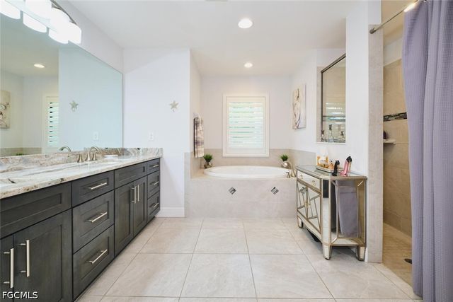 1119 NE 2nd TER, Cape Coral, FL 33909