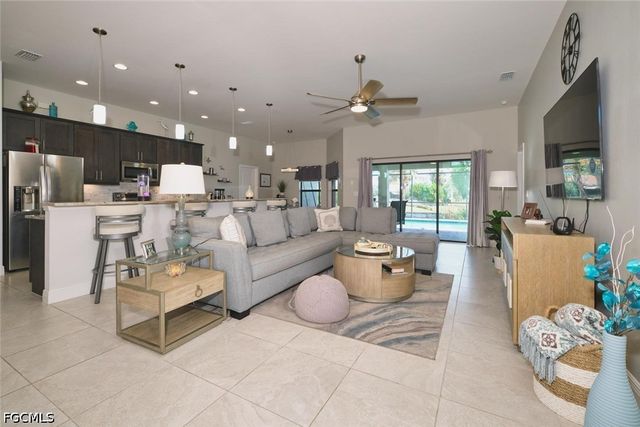 1119 NE 2nd TER, Cape Coral, FL 33909