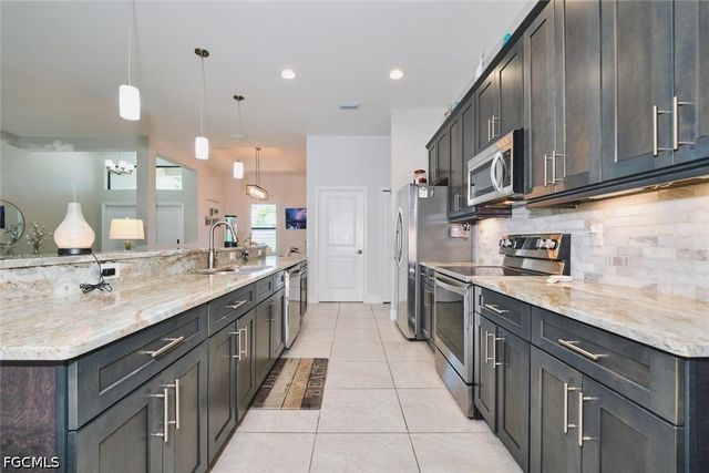 1119 NE 2nd TER, Cape Coral, FL 33909