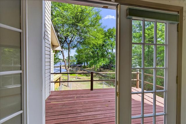 102 Summerall Drive, Mabank, TX 75156