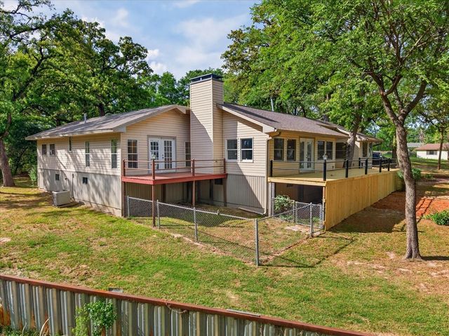 102 Summerall Drive, Mabank, TX 75156