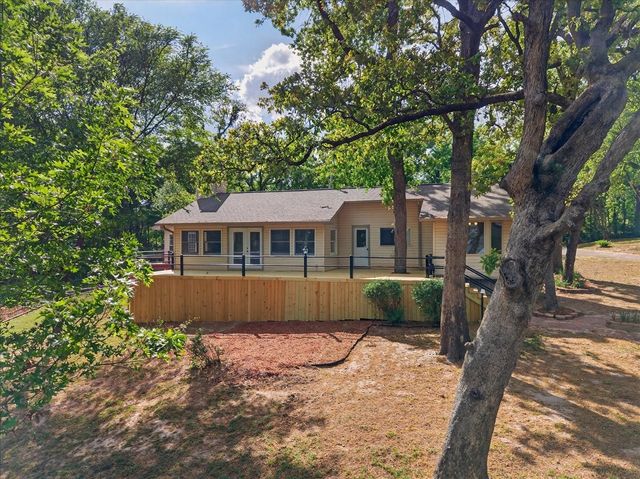102 Summerall Drive, Mabank, TX 75156