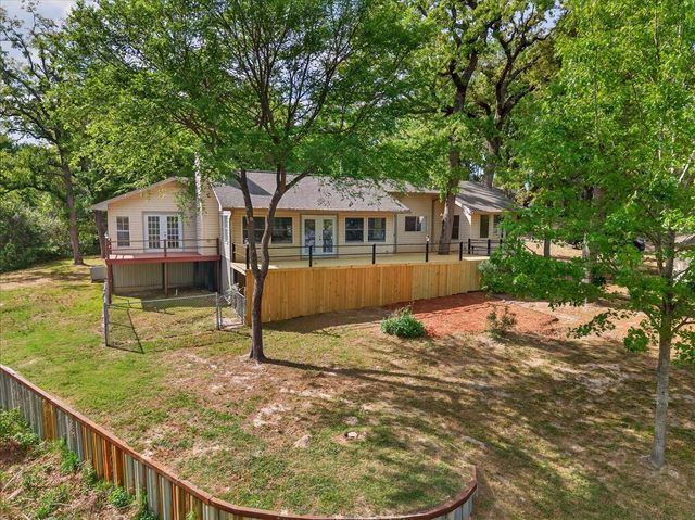 102 Summerall Drive, Mabank, TX 75156