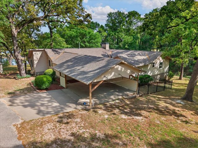 102 Summerall Drive, Mabank, TX 75156