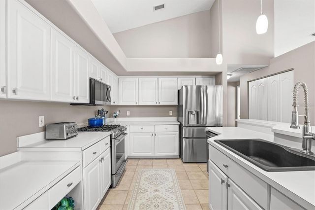 1114 MARINA DRIVE, Tarpon Springs, FL 34689