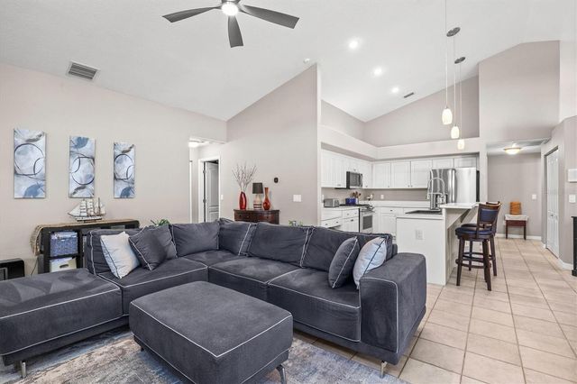 1114 MARINA DRIVE, Tarpon Springs, FL 34689