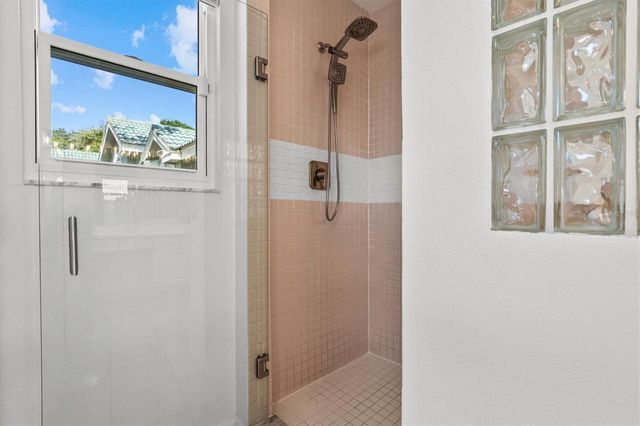 1114 MARINA DRIVE, Tarpon Springs, FL 34689