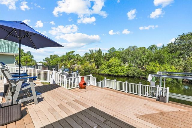 1114 MARINA DRIVE, Tarpon Springs, FL 34689