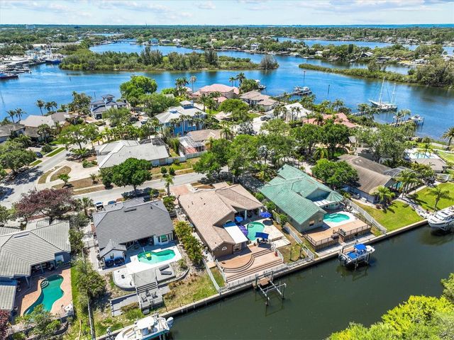 1114 MARINA DRIVE, Tarpon Springs, FL 34689