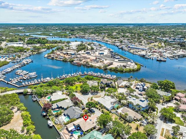 1114 MARINA DRIVE, Tarpon Springs, FL 34689