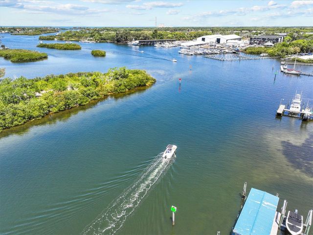 1114 MARINA DRIVE, Tarpon Springs, FL 34689