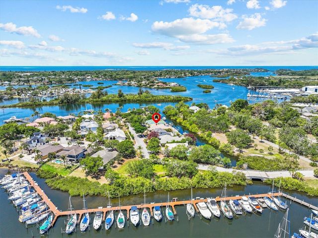 1114 MARINA DRIVE, Tarpon Springs, FL 34689