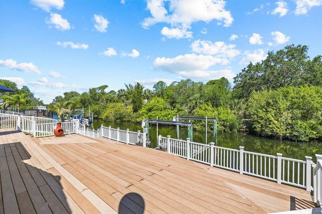 1114 MARINA DRIVE, Tarpon Springs, FL 34689