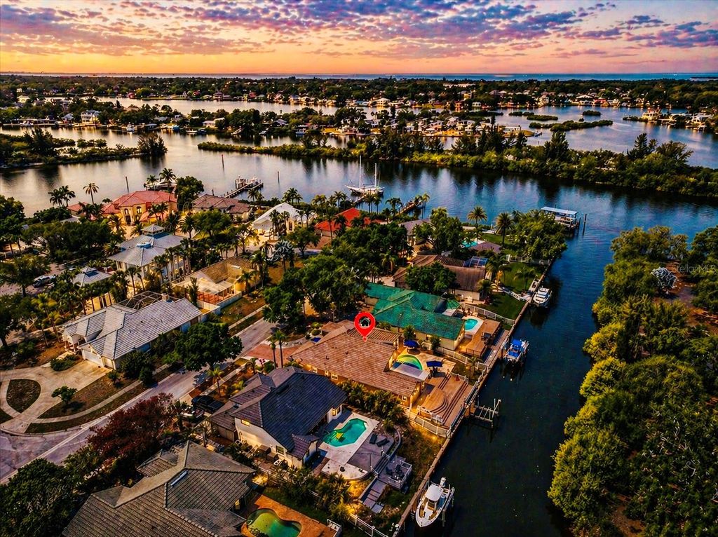 1114 MARINA DRIVE, Tarpon Springs, FL 34689