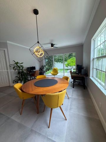 2008 Valencia Dr, Delray Beach, FL 33445