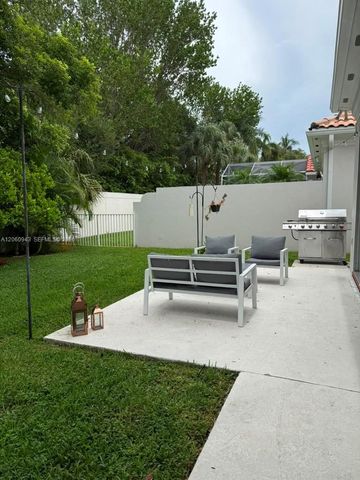 2008 Valencia Dr, Delray Beach, FL 33445