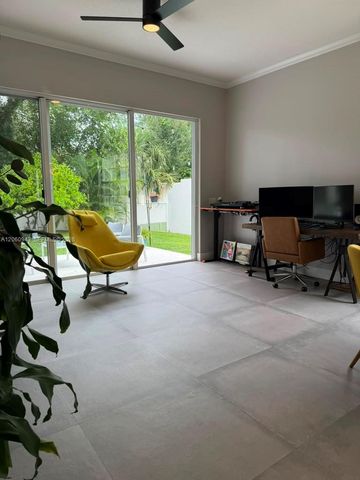 2008 Valencia Dr, Delray Beach, FL 33445