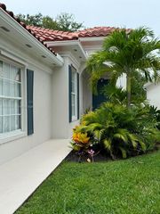 2008 Valencia Dr, Delray Beach, FL 33445