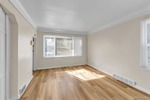 19050 Melrose Avenue, Southfield, MI 48075