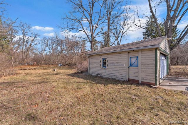 19050 Melrose Avenue, Southfield, MI 48075