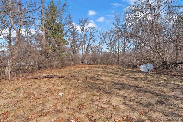 19050 Melrose Avenue, Southfield, MI 48075