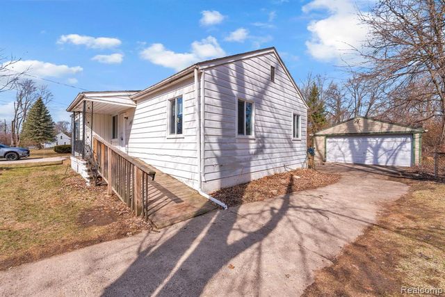 19050 Melrose Avenue, Southfield, MI 48075