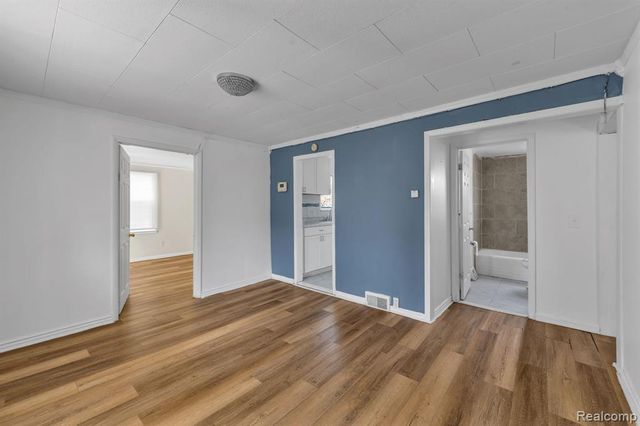 19050 Melrose Avenue, Southfield, MI 48075