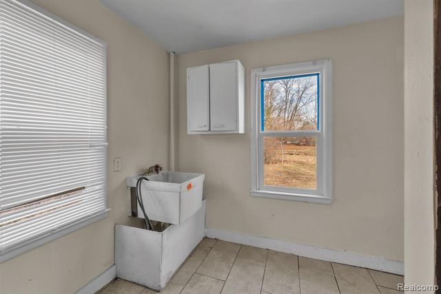 19050 Melrose Avenue, Southfield, MI 48075