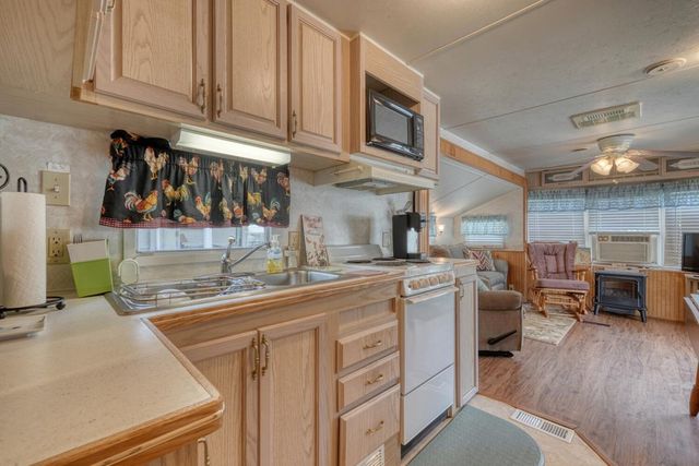 4360 Riverbank Run, Hiawassee, GA 30546