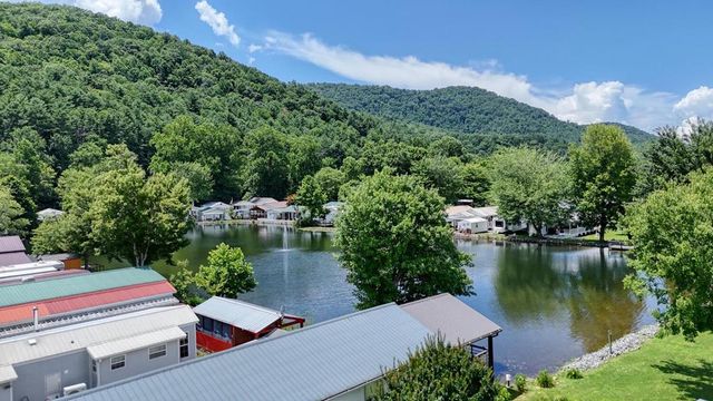 4360 Riverbank Run, Hiawassee, GA 30546