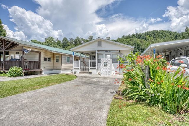 4360 Riverbank Run, Hiawassee, GA 30546