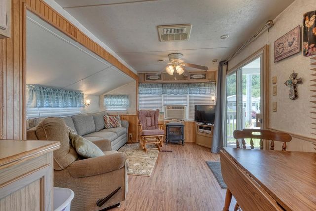 4360 Riverbank Run, Hiawassee, GA 30546