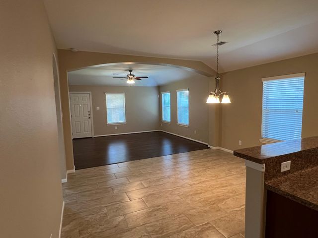 211 Hawks View Drive, La Marque, TX 77568